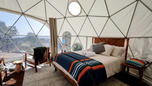 1 bedroom, WiFi, bed sheets - Luxurious Dome on Farm with Impressive Views at Splitrock Valley, California (Fallbrook)