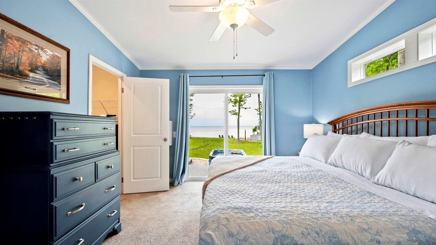 3 bedrooms, desk, iron/ironing board, WiFi