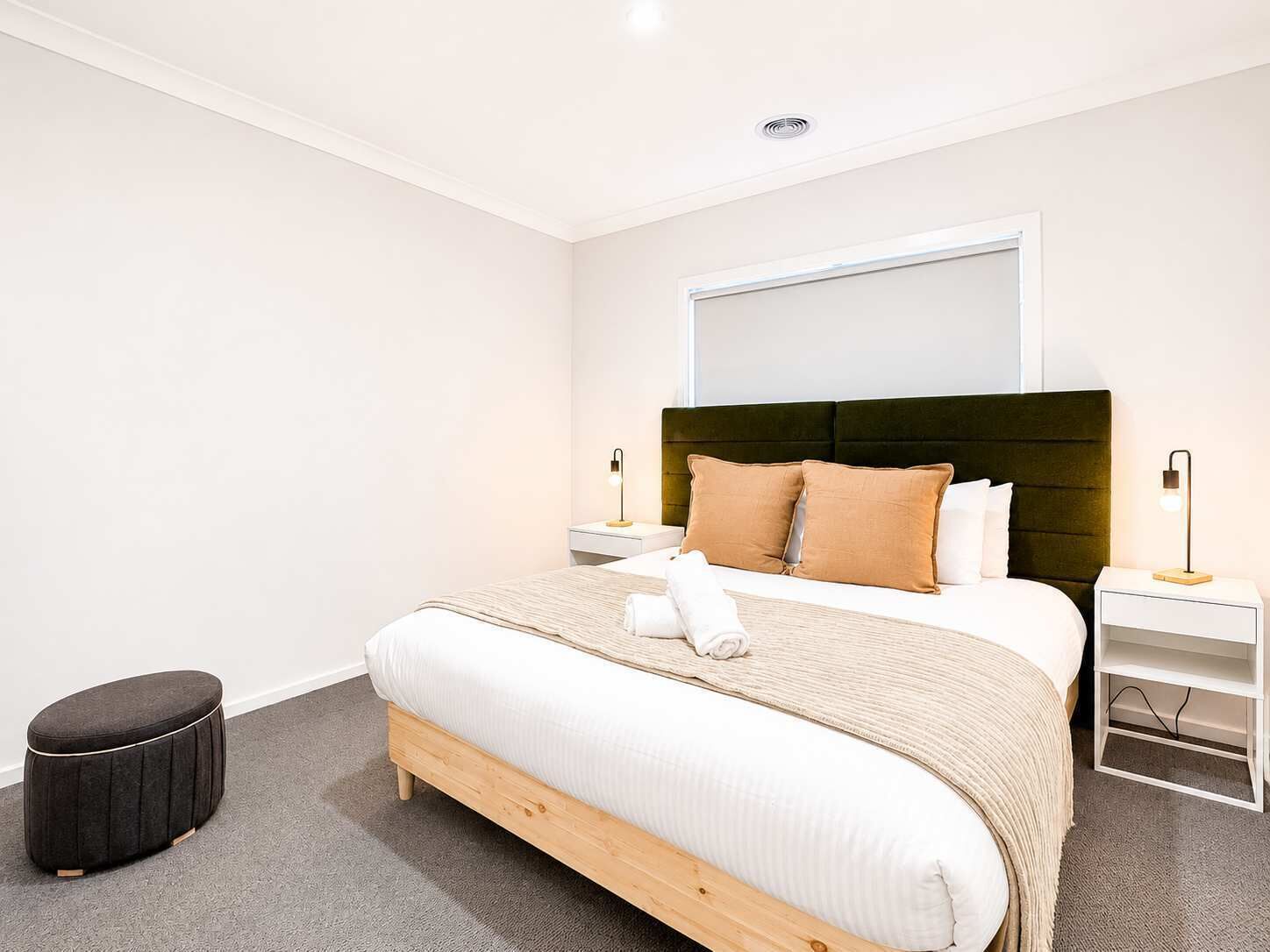 4 bedrooms, desk, iron/ironing board, WiFi