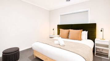 4 bedrooms, desk, iron/ironing board, WiFi