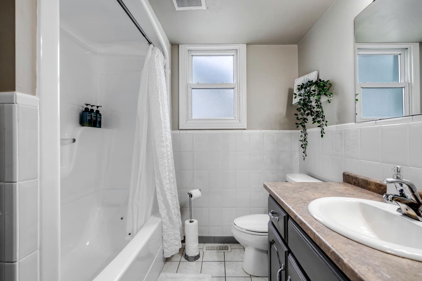 Jetted bath, hair dryer, towels, soap