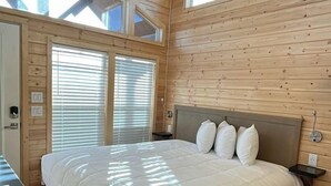 Unclassified image, 5 of 14, button - Stylish Chalet Retreat with Loft & Outdoor Views in Williams, Arizona (Williams)