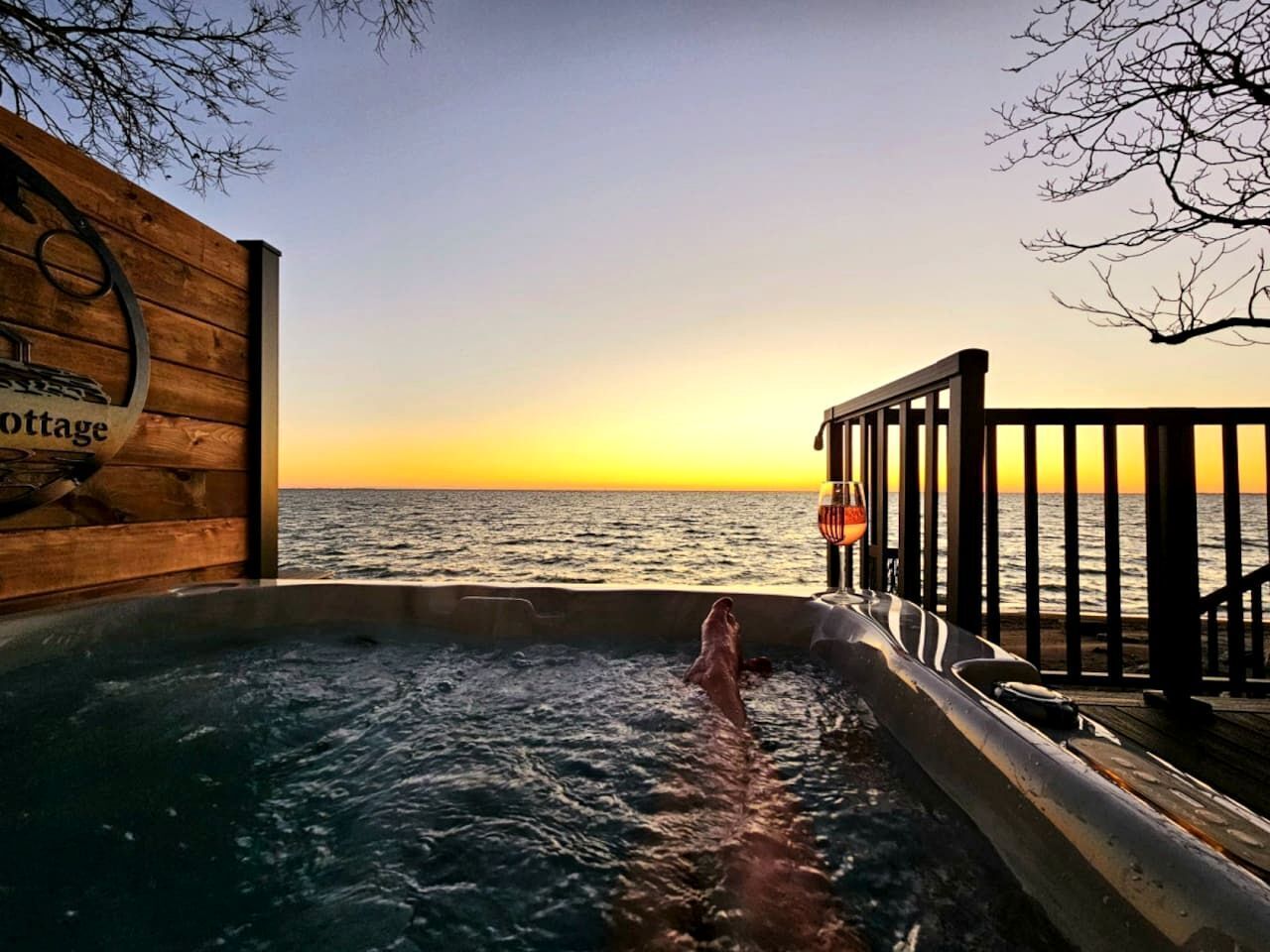 Outdoor spa tub