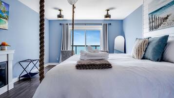 Desk, iron/ironing board, WiFi, bed sheets
