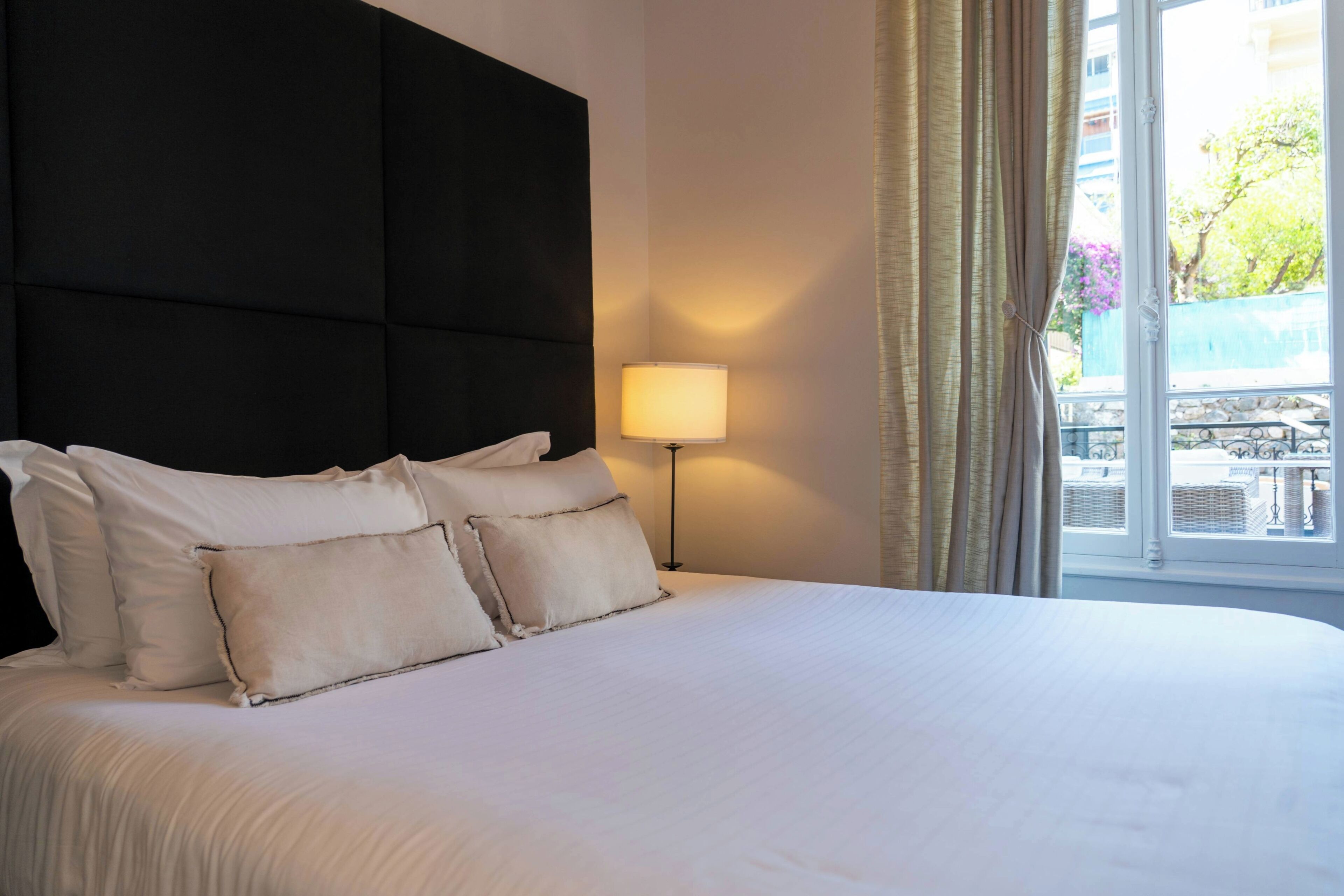 Classic Double Room Single Use, Garden View