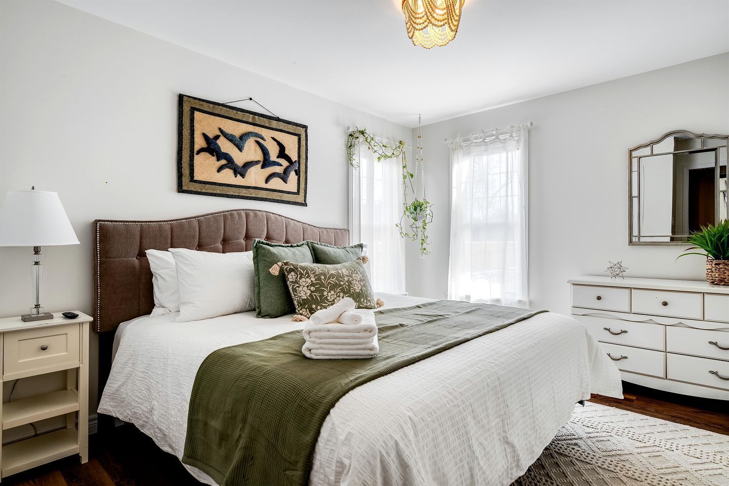 Iron/ironing board, WiFi, bed sheets