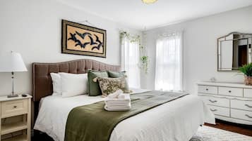 Iron/ironing board, WiFi, bed sheets