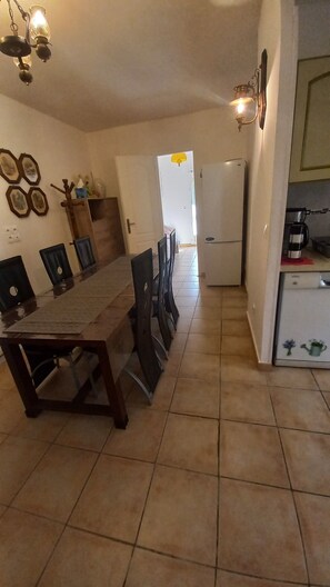 Dining - Charming downstairs villa (Forcalquier)