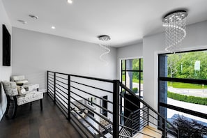 Interior - Luxury Vacation Rental with Breathtaking Lake Erie Views in Leamington, Ontario (Leamington)