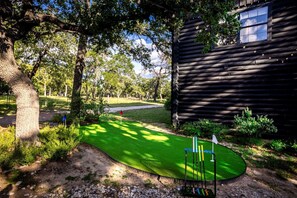 Property grounds - Spacious and Pet Friendly Log Cabin for Sixteen Guests in Fredericksburg, Texas (Fredericksburg)