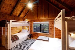 Room - Spacious and Pet Friendly Log Cabin for Sixteen Guests in Fredericksburg, Texas (Fredericksburg)