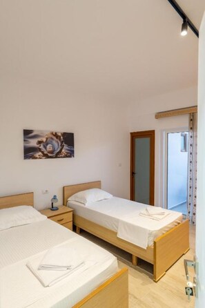 Family Suite, Balcony | Desk, free WiFi - Hotel Perla Ksamil (Ksamil)