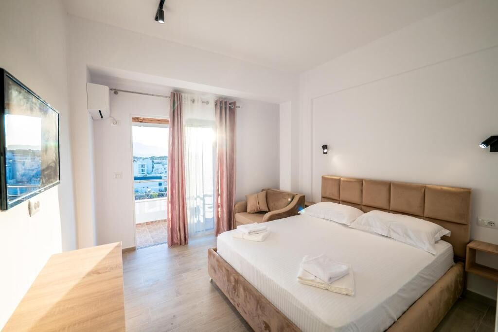 Superior Double Room, Balcony | Desk, free WiFi