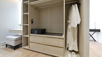 Executive Suite, City View | Interior