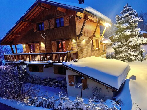 AUTHENTIQUE HAUT DE CHALET 8 pers Cheminée Jardin Ski et Randonnées FONT ROMEU