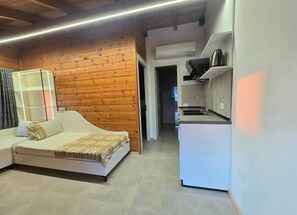 Apartment, Balcony, Sea View | Interior - Guest House Luiza (Borsh)