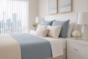 Basic Room | Iron/ironing board, free WiFi - Aster & Loft (Toronto)