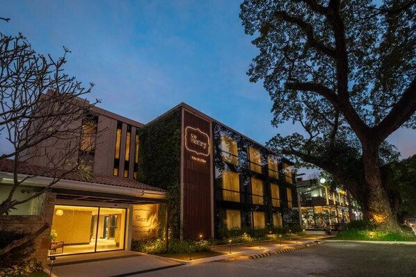 Exterior - The Henry Glass House Clark (Mabalacat City)