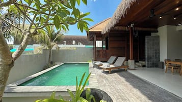 Villa, 2 habitaciones, piscina privada, vistas a la piscina | Piscina | Una piscina al aire libre