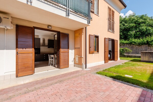 Exterior - Holiday Home 'Two-Room Apartment with Garden' and Air Conditioning (Cavalcaselle)