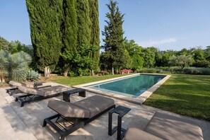 Outdoor pool - Domaine de la Rose Comtesse - Luxe (Ventabren)