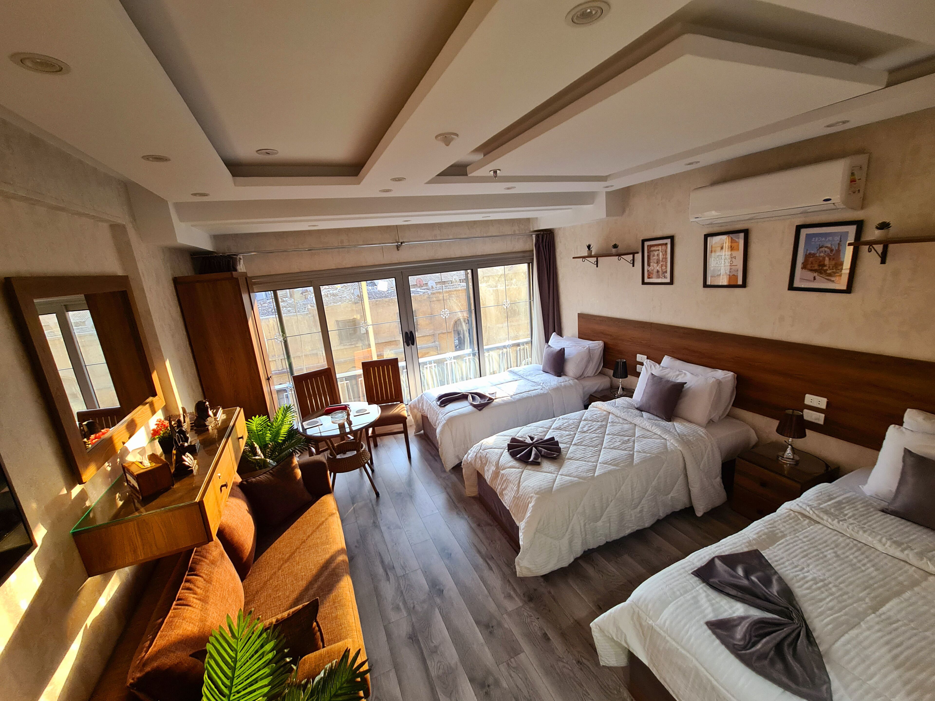 Treble Superior Room City View | Bathroom | Separate tub and shower, designer toiletries, hair dryer, slippers