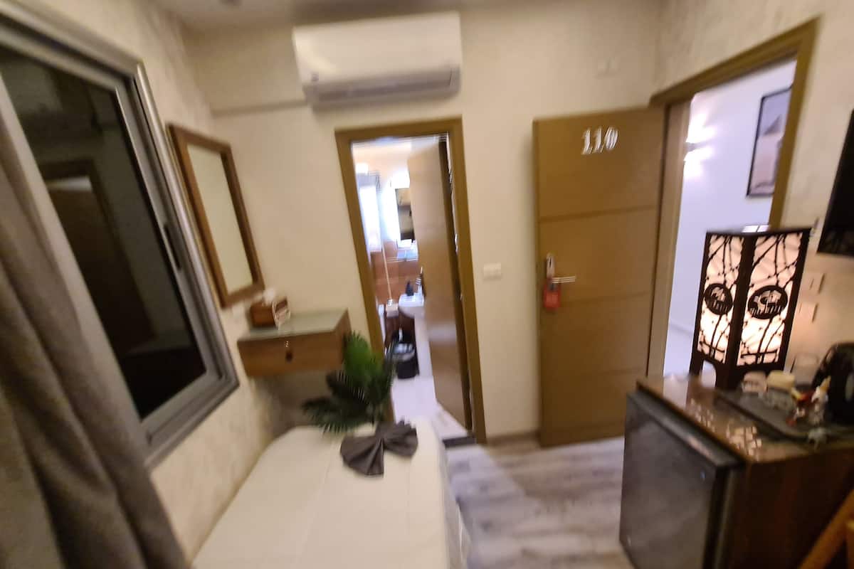 In-room safe, blackout drapes, iron/ironing board, free WiFi