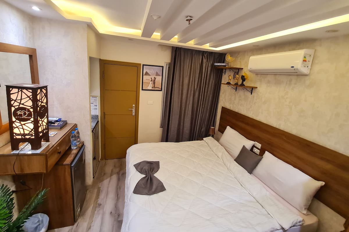 Superior Double or Twin Room | In-room safe, blackout drapes, iron/ironing board, free WiFi