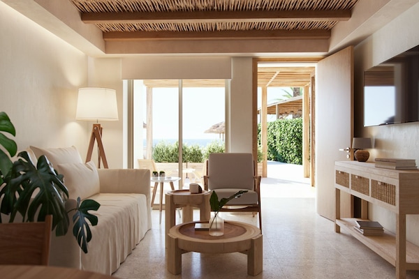 Veranda Suite with Pool View | Living area
