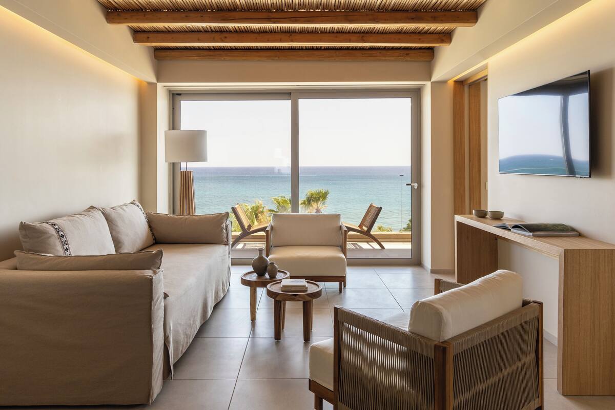 Ethos Executive Suite with Sea View | Living area