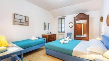 1 Schlafzimmer, Bügeleisen/Bügelbrett, Bettwäsche