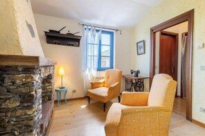 Interior - Hostdomus - Olive & Garden 2 (Paravenna)