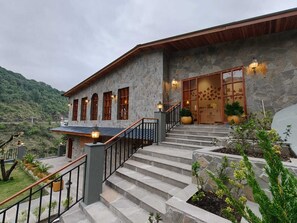 Exterior - Samsara Hills Resort (Mussoorie,)