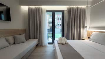 Superior Room with Patio - Ground Floor | Wifi gratis y ropa de cama