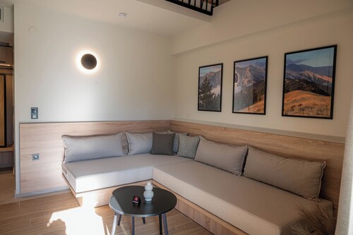 Threepeaks Elevated Stay