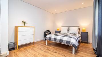 5 bedrooms, iron/ironing board