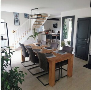 Dining - Vrbo Property (Crach)