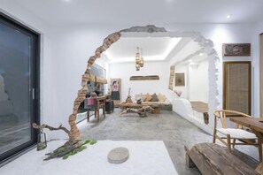 Unclassified image, 3 of 27, button - Yugui Hot Spring Holiday Hotel (Tengchong)