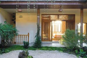 Unclassified image, 5 of 27, button - Yugui Hot Spring Holiday Hotel (Tengchong)