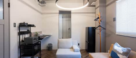 Basic Room, Multiple Beds, Non Smoking, Kitchenette | Private kitchen | Shared fridge, microwave