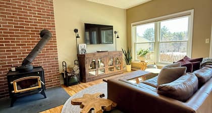 Mt. Abram Base Condo - Ski, Bike & Après Walkable