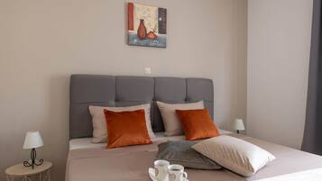 Apartment (A2) | In-room safe, iron/ironing board, free WiFi