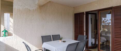 Apartment (A1) | Balkon