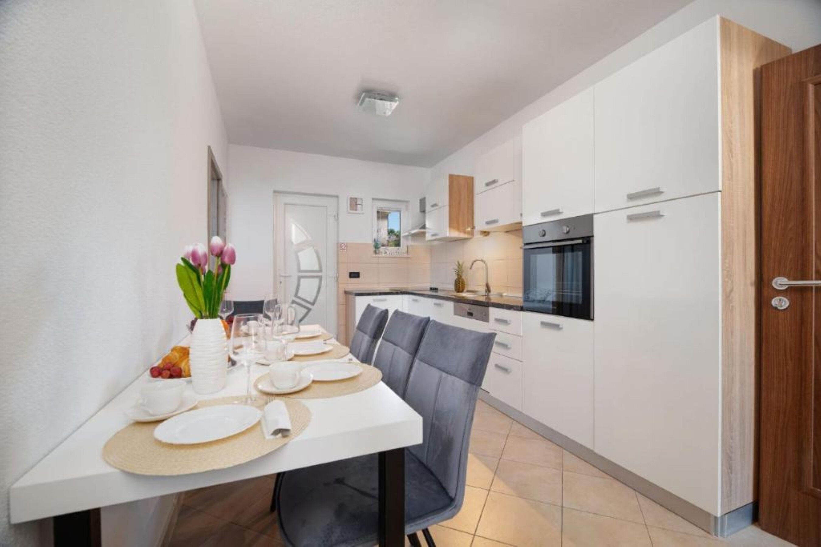 Apartment (A1) | Dining