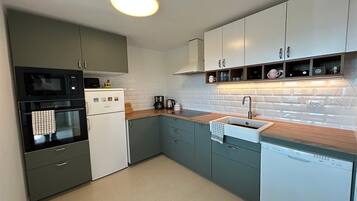 House | Private kitchen | Espresso maker, fridge, microwave, oven