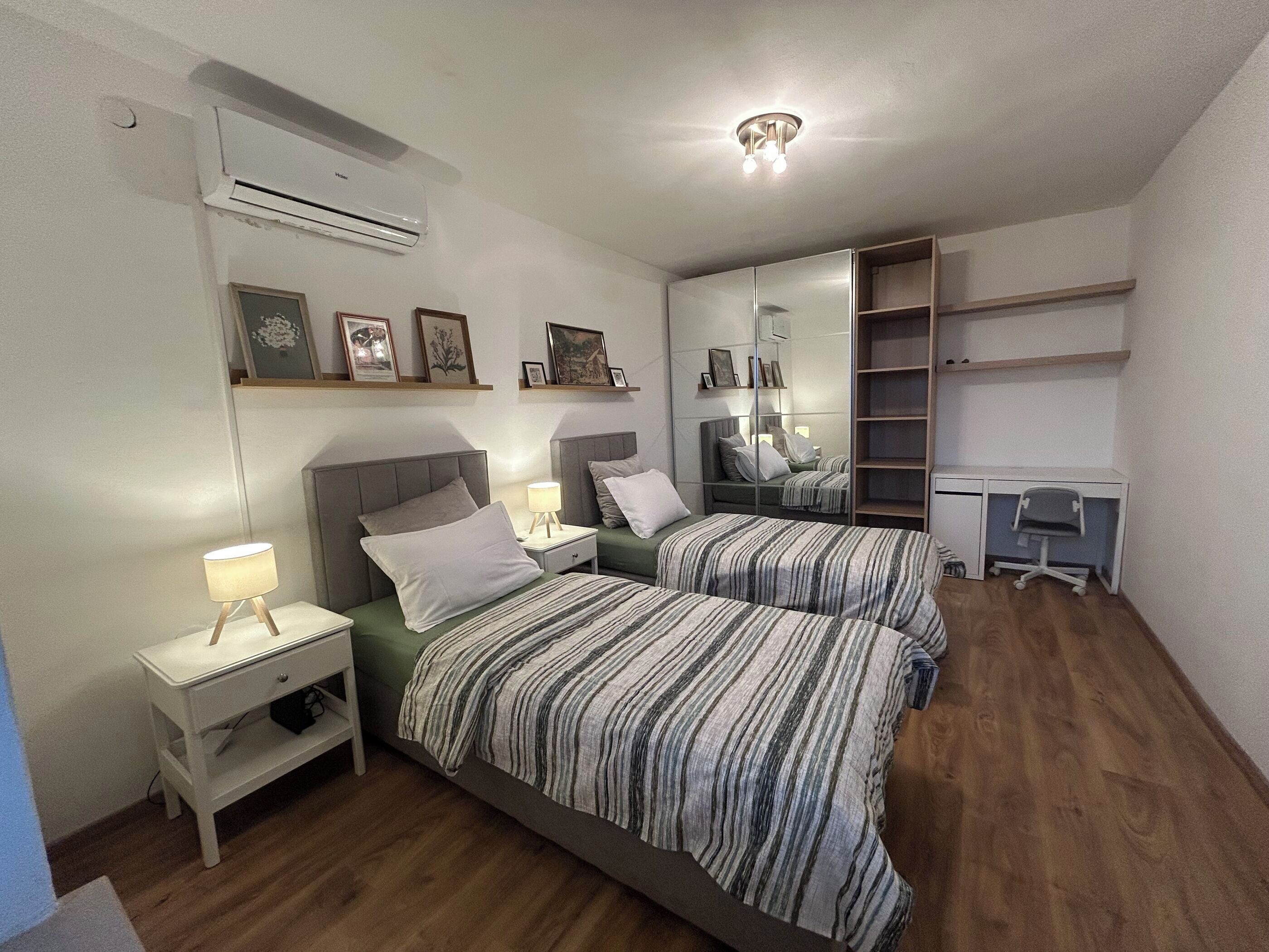House | Iron/ironing board, free WiFi