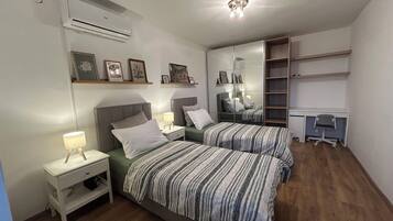 House | Iron/ironing board, free WiFi