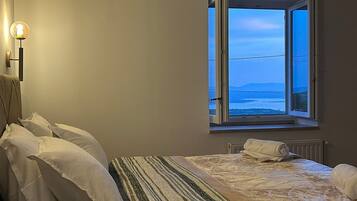 House | Iron/ironing board, free WiFi
