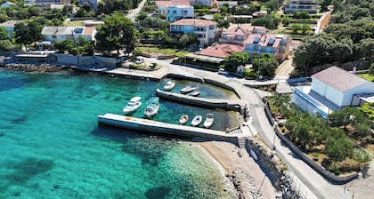 Apartments Beachfront Jakisnica