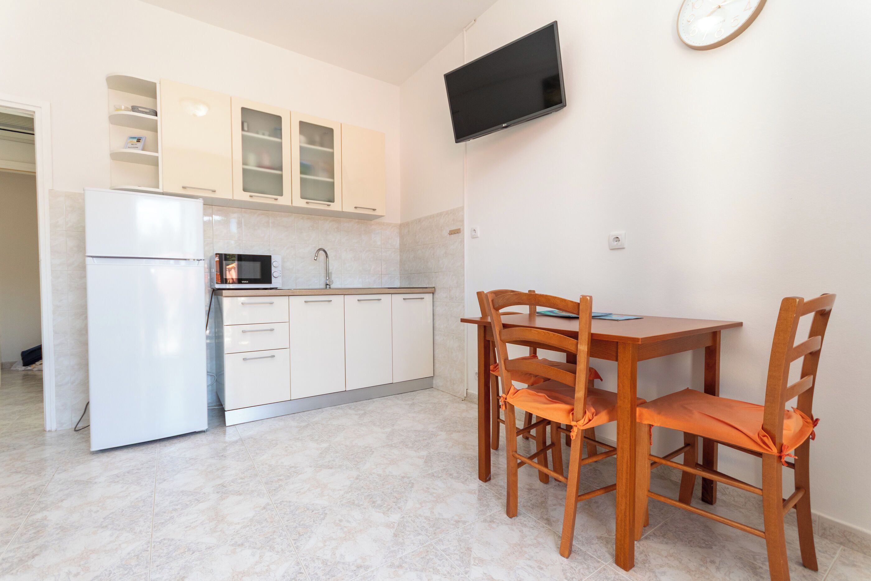 Appartement (A3) | Cuisine privée | Mini réfrigérateur, plaque de cuisson